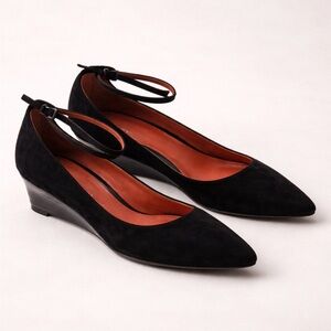 Bottega Veneta Black Suede Ankle-Strap Low Heels – EU 39.5 (9) – New Without Box